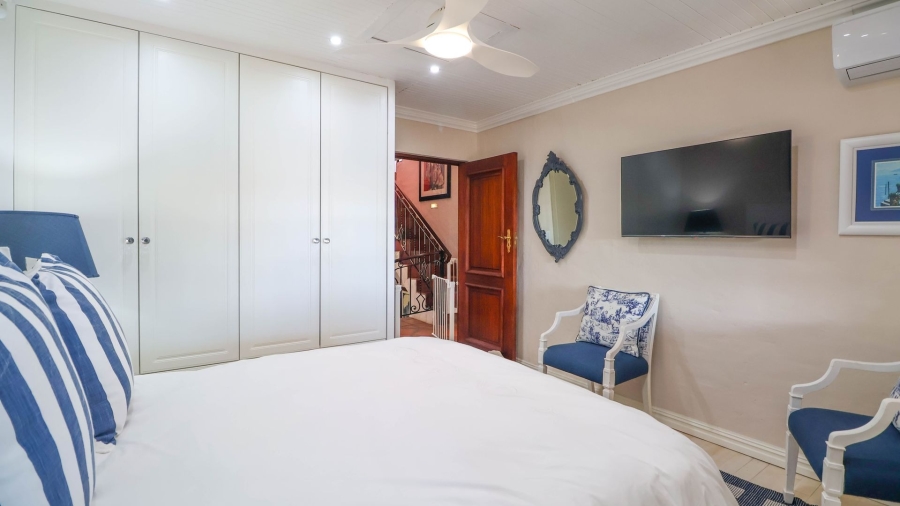 6 Bedroom Property for Sale in Kingfisher Creek Western Cape